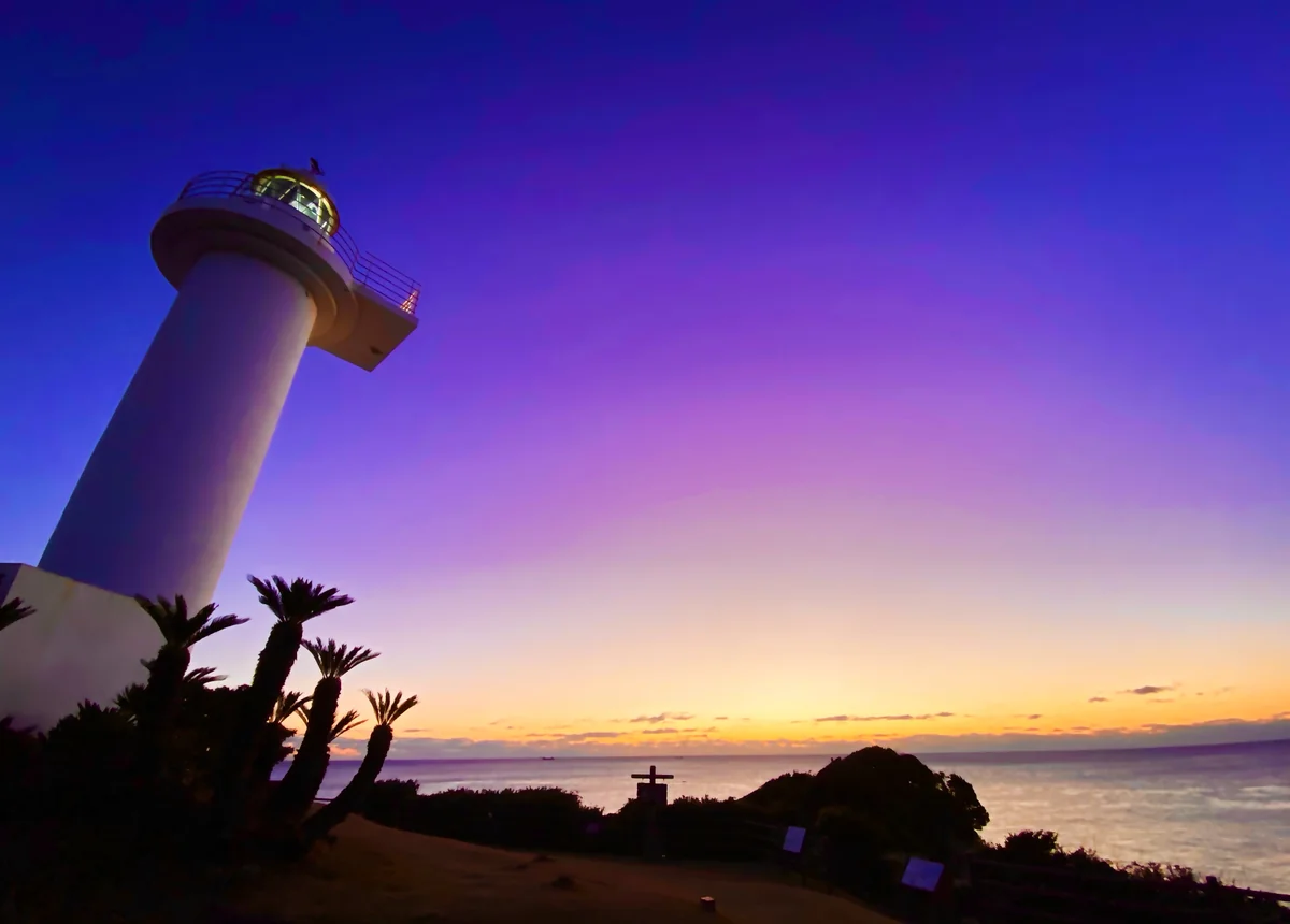 投稿写真：息を呑む程美しい❣️ 梶取崎灯台から眺める朝焼け