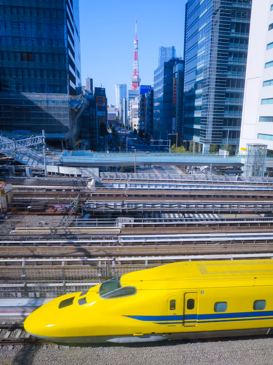 投稿写真：東京タワーとドクターイエロー