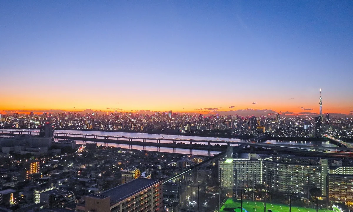 投稿写真：マジックアワーの東京都心と荒川