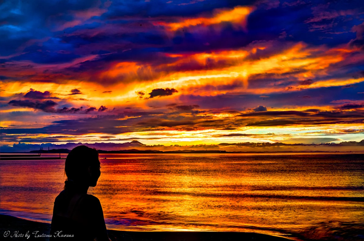 投稿写真：雨上がり、夕空と富士は海を劇的に染めた。。。