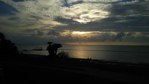 投稿：フサキビーチの夕暮れ