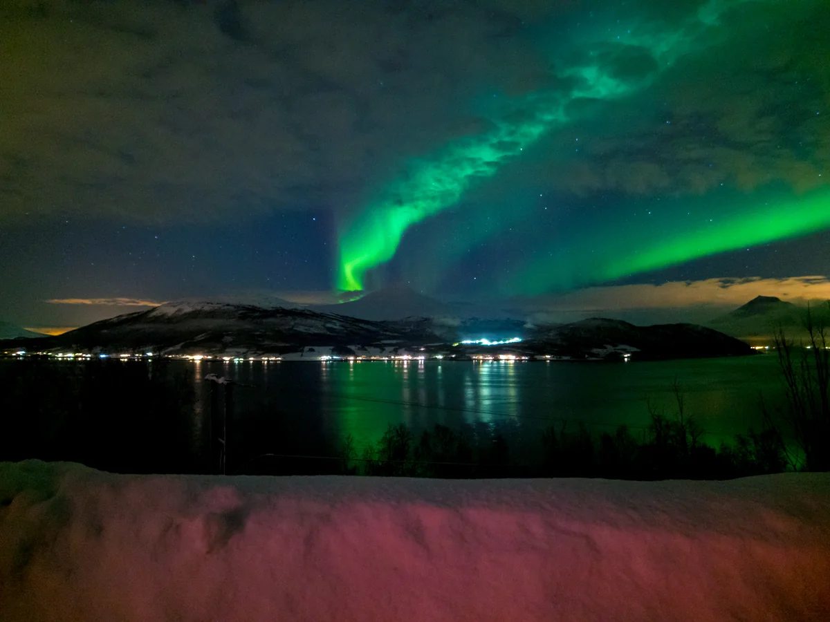 投稿写真：大西洋に映えるオーロラ