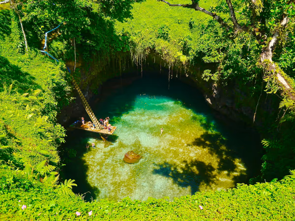 投稿：To Sua Ocean Trench