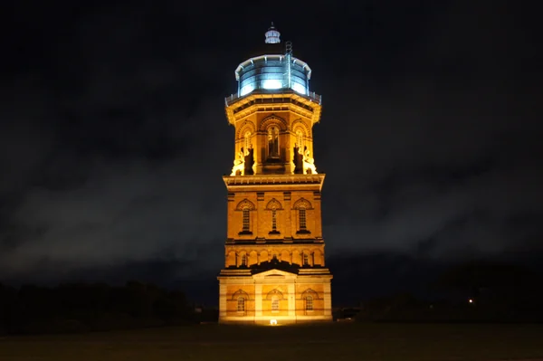 投稿：夜の水道塔