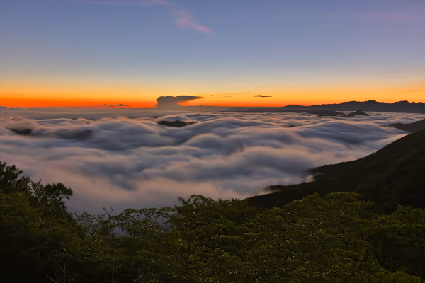 投稿：雲海のある夜明け