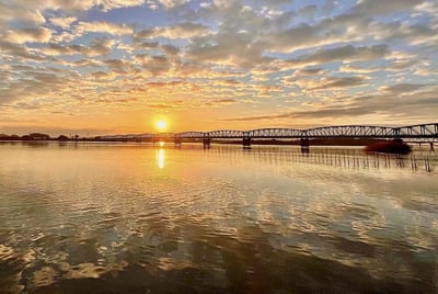 気分一新！美しい朝日の絶景メイン画像