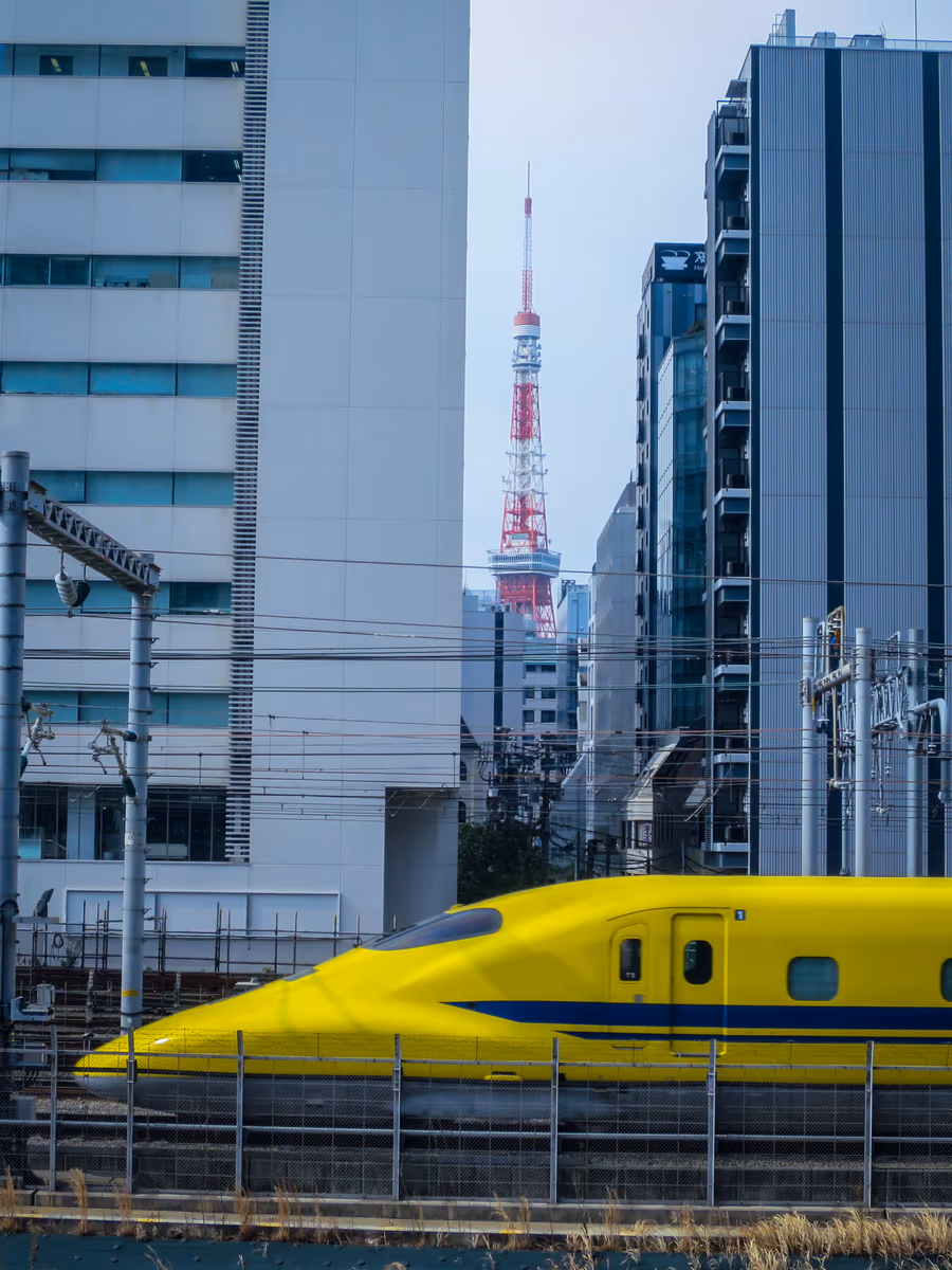 投稿写真：東京タワーとドクターイエロー