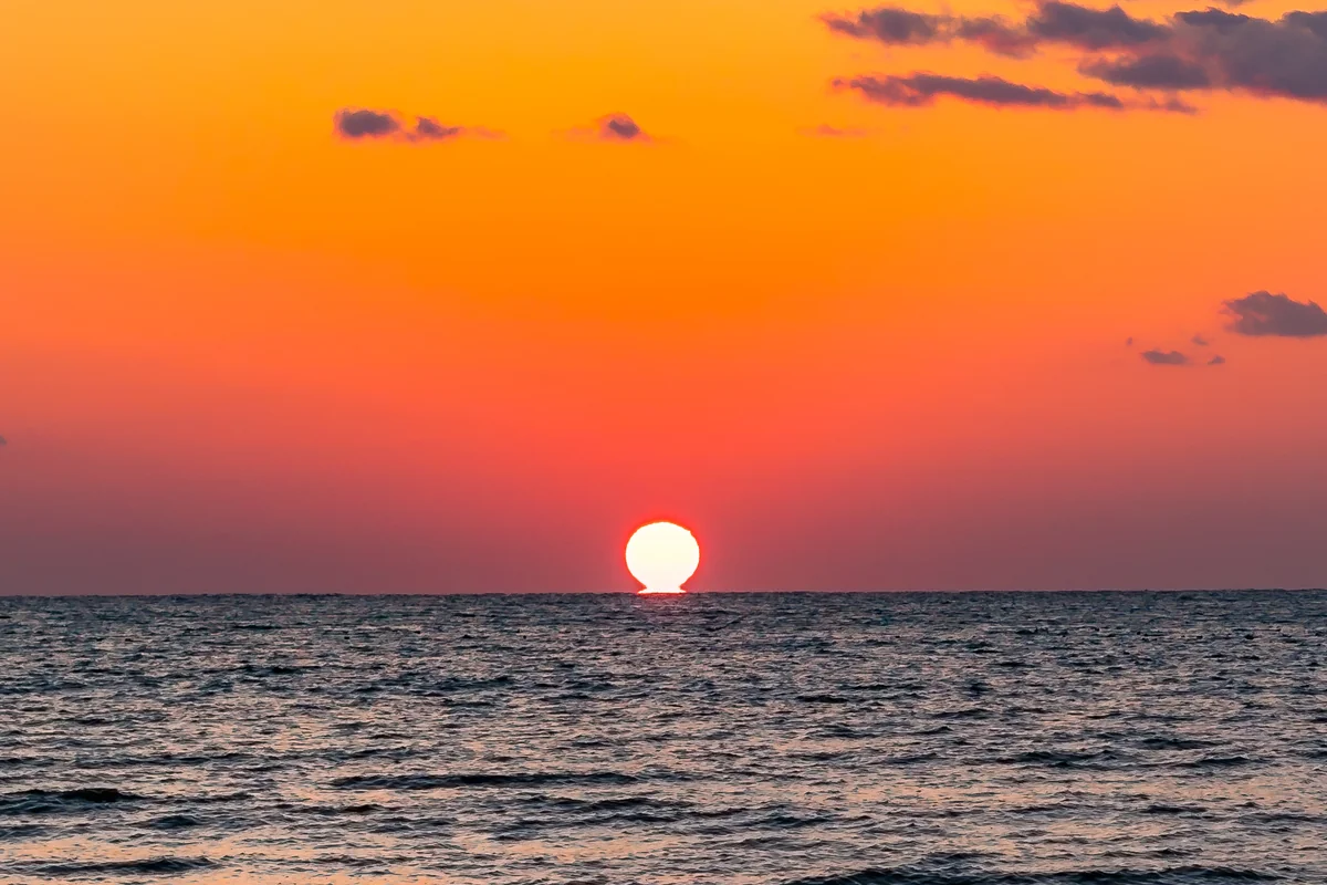投稿写真：だるま夕日（佐渡島）