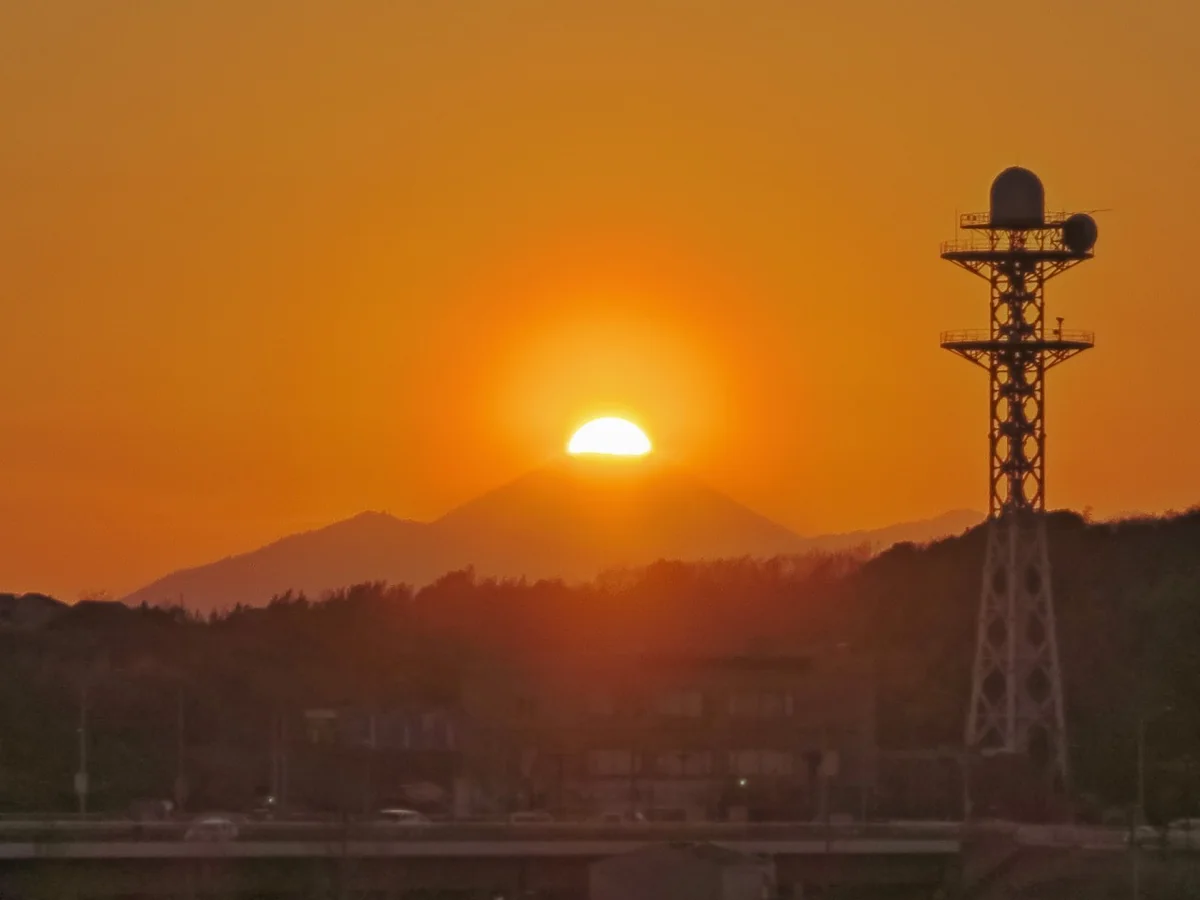 投稿写真：花粉光環付きダイヤモンド富士