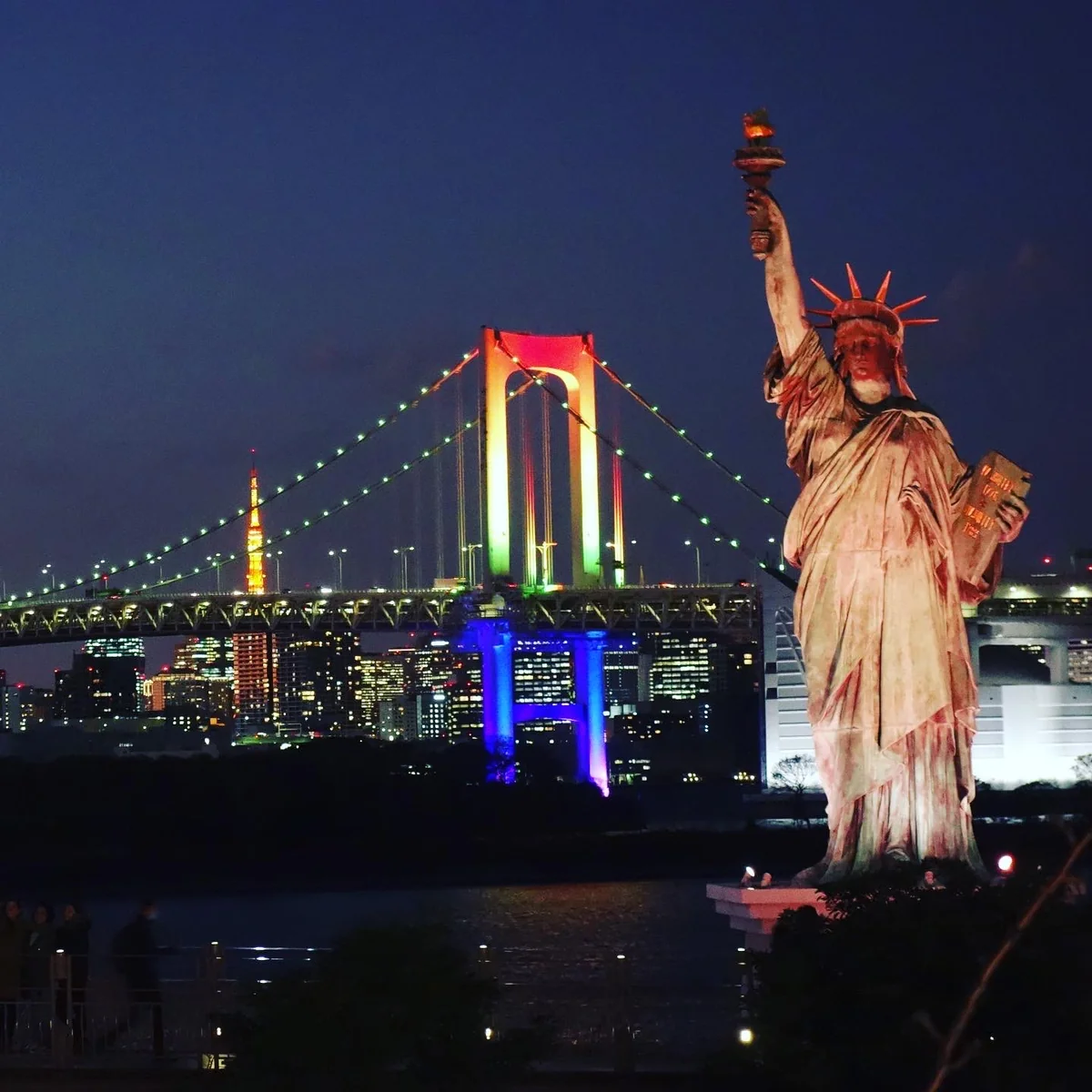 投稿写真：虹色のレインボーブリッジ