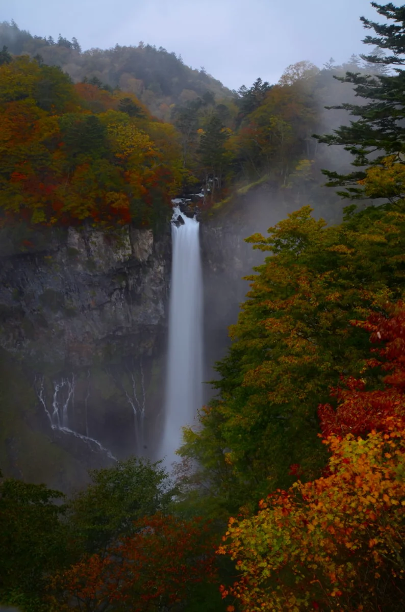 投稿写真：秋色の華厳の滝