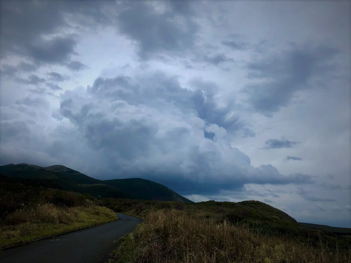投稿写真：雲に続く道