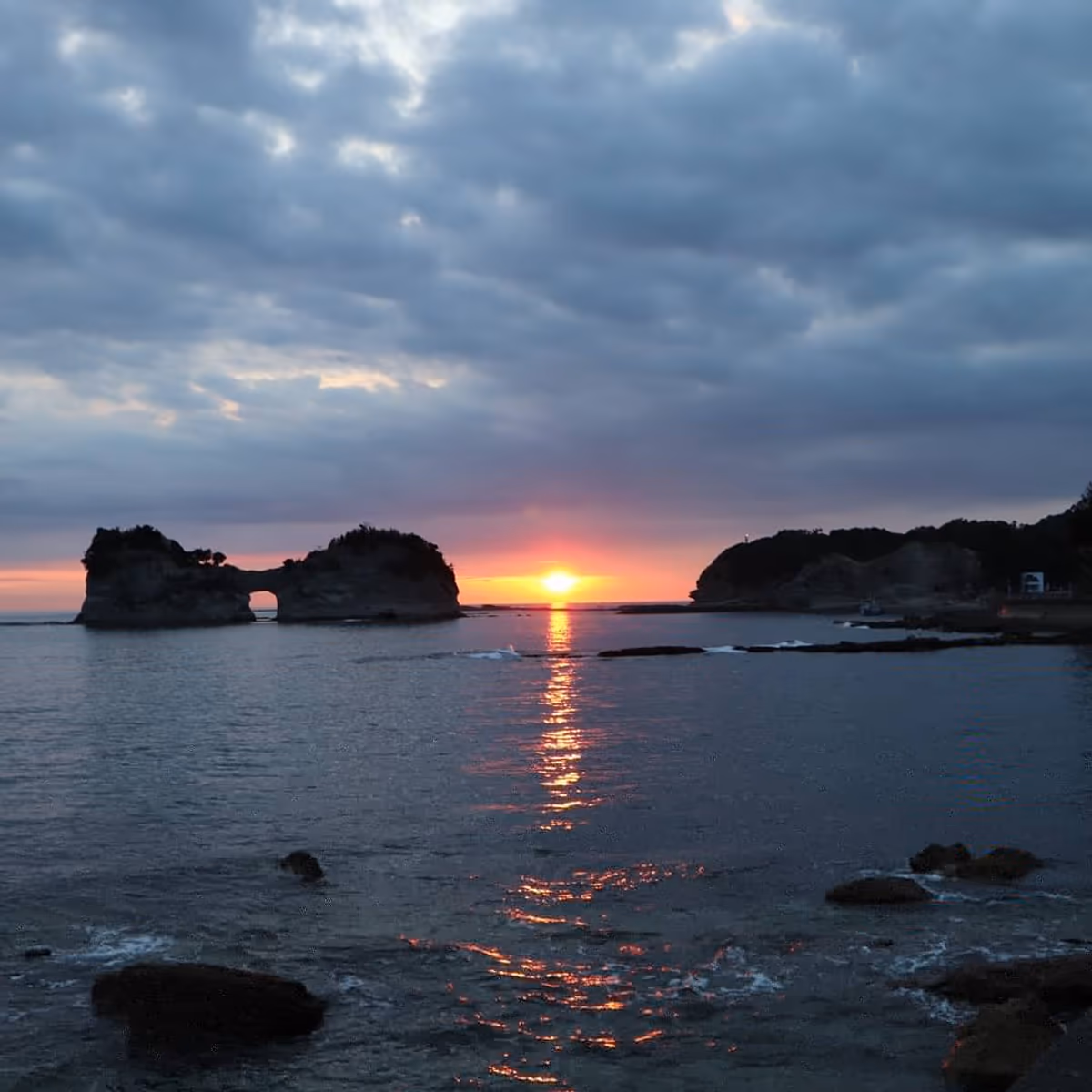 投稿写真：円月島夕日