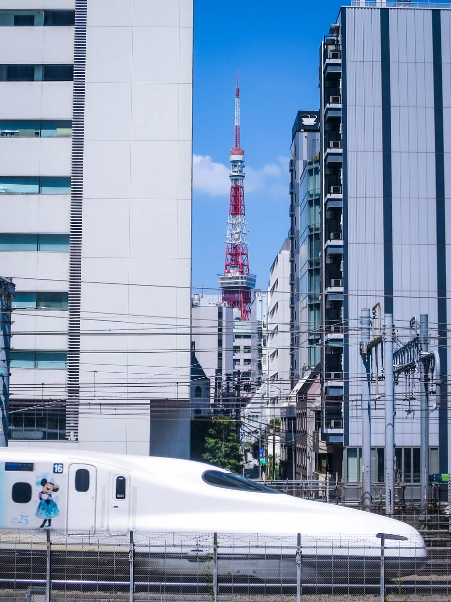 投稿写真：東京タワーとディズニー新幹線