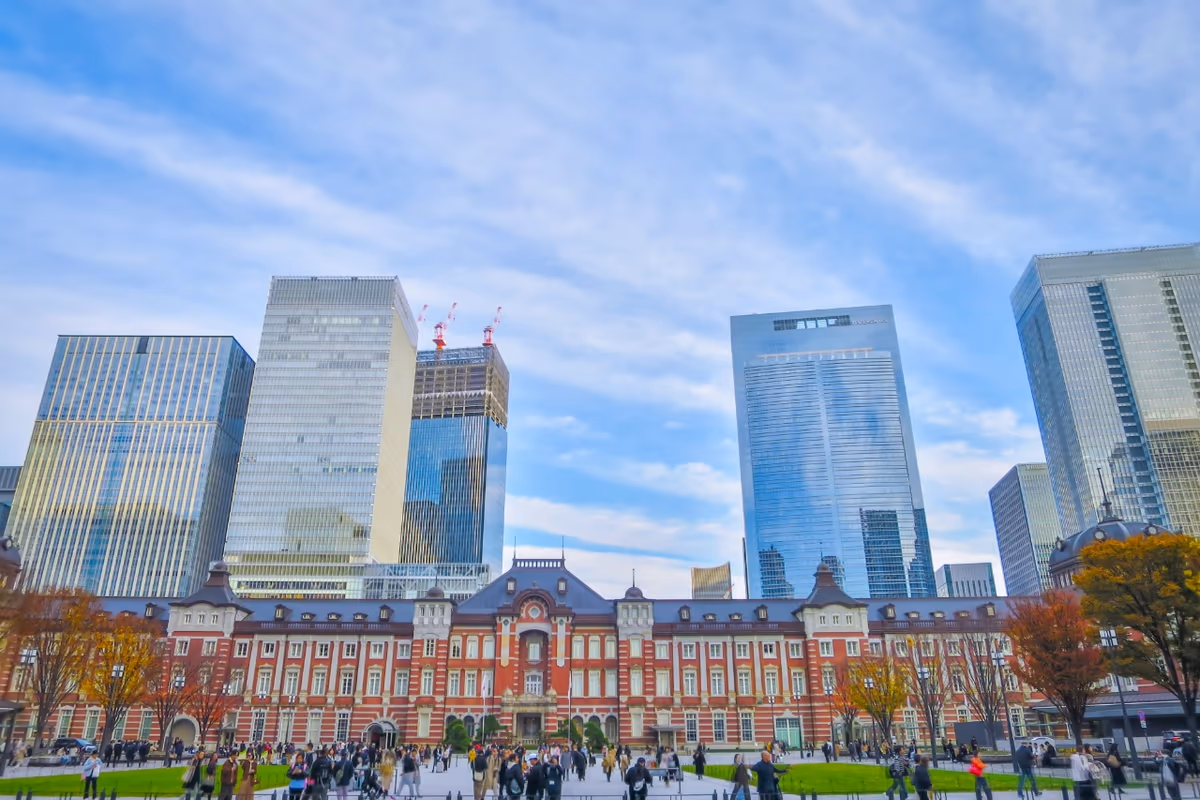 投稿写真：東京駅丸の内駅舎と波状雲