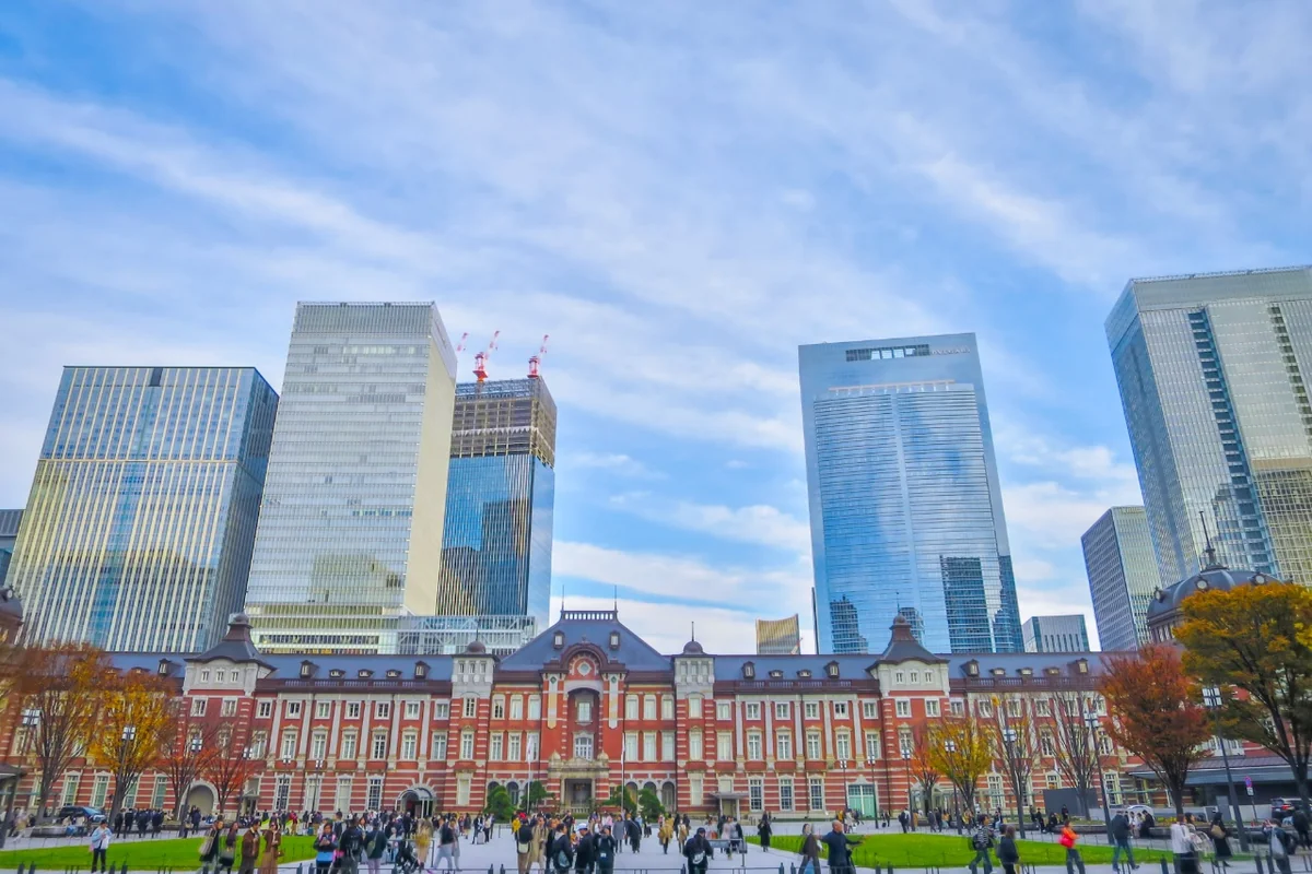投稿写真：東京駅丸の内駅舎と波状雲