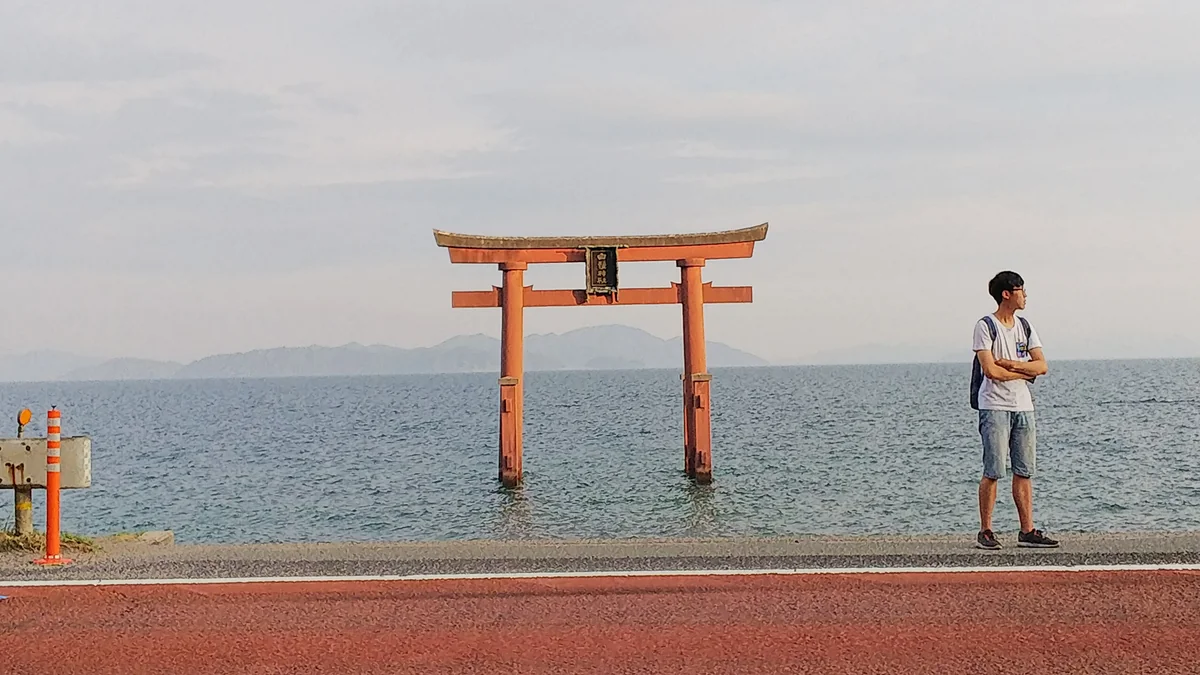 投稿写真：湖上の鳥居