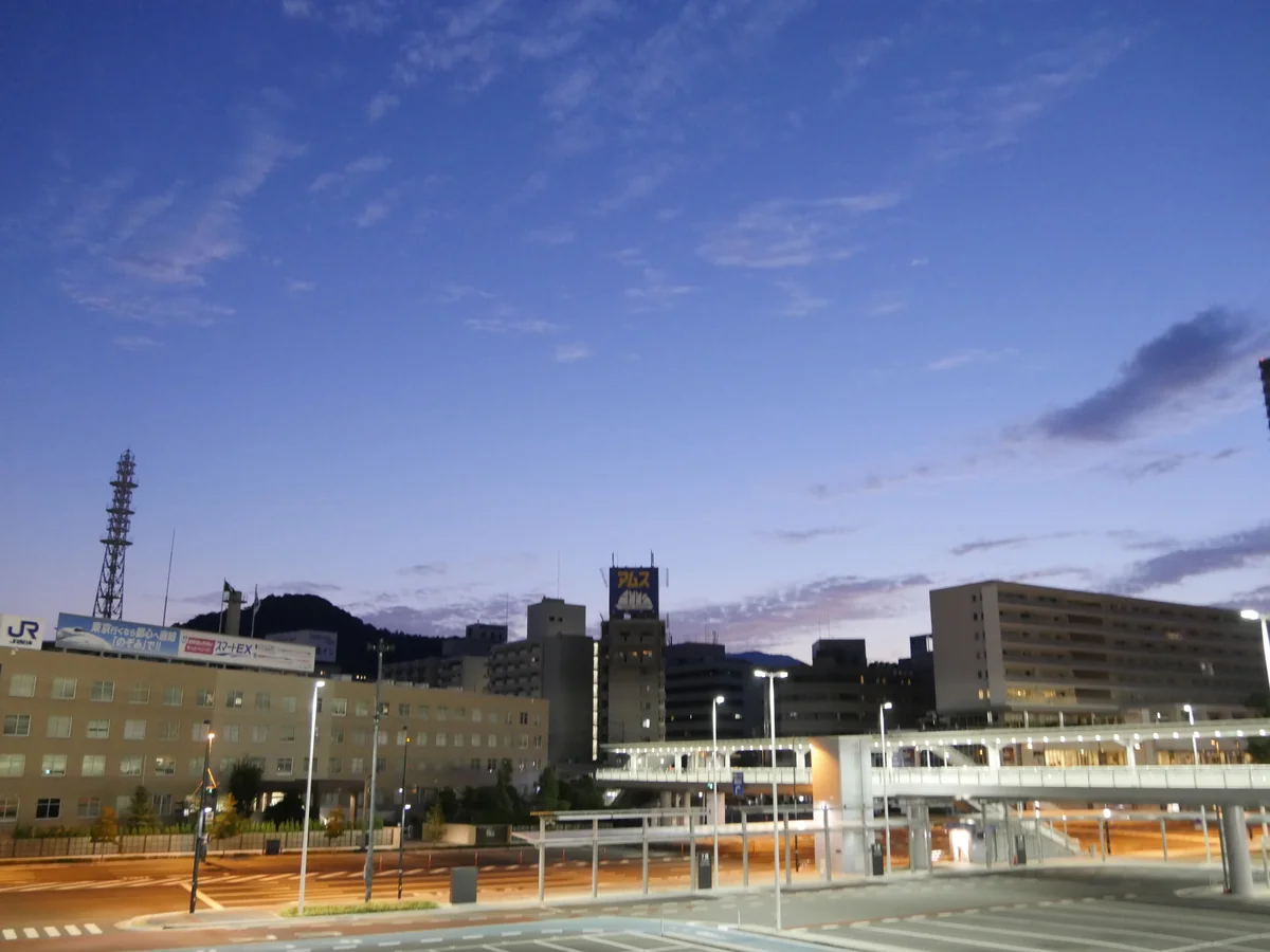 投稿写真：朝焼けの空 広島駅