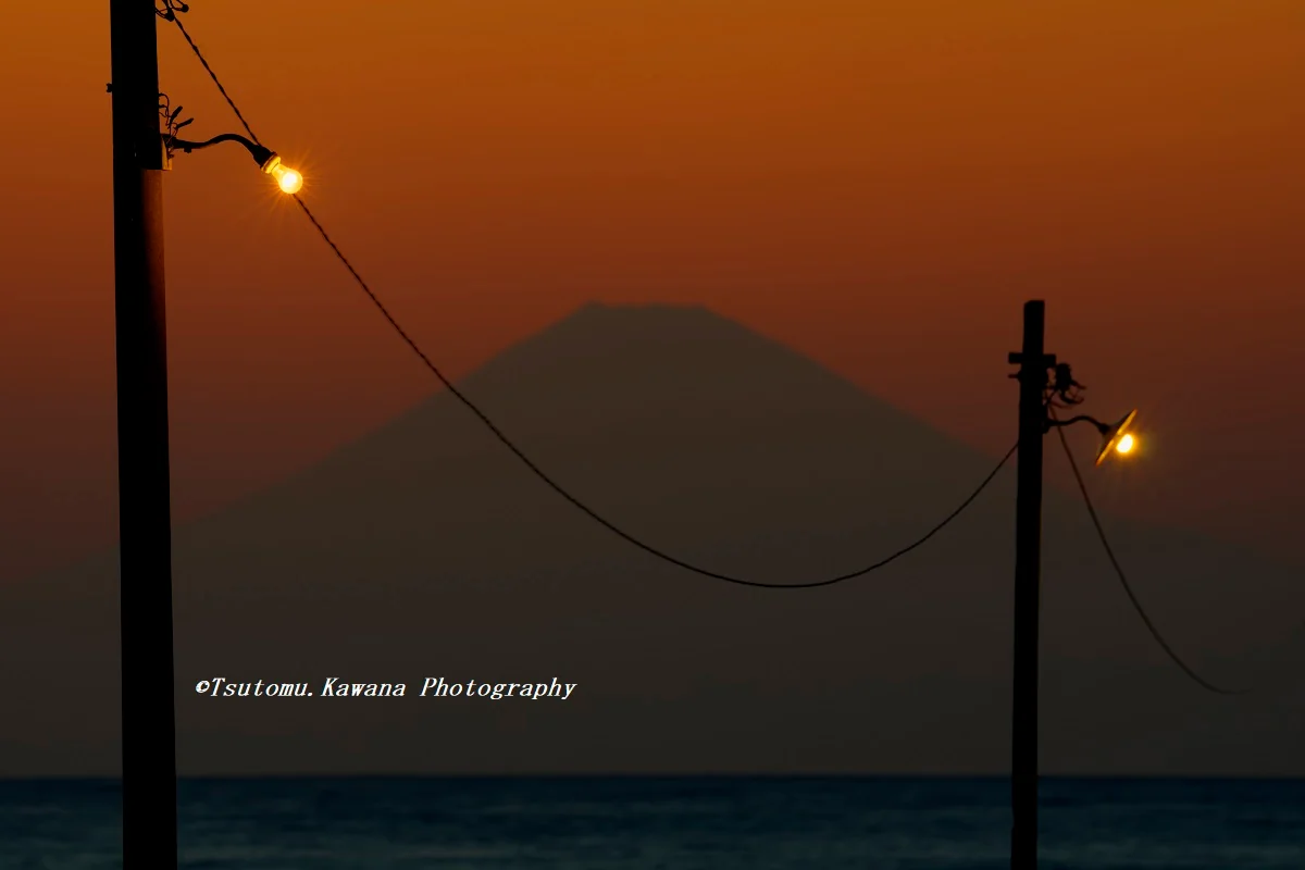 投稿写真：暮れ行く遥かに見えし、まほろば如くの夕富士なり。。。