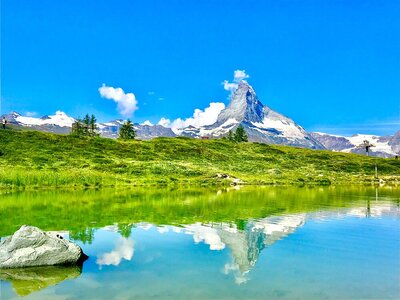 風景の美しさが際立つ！水のリフレクションの記事画像