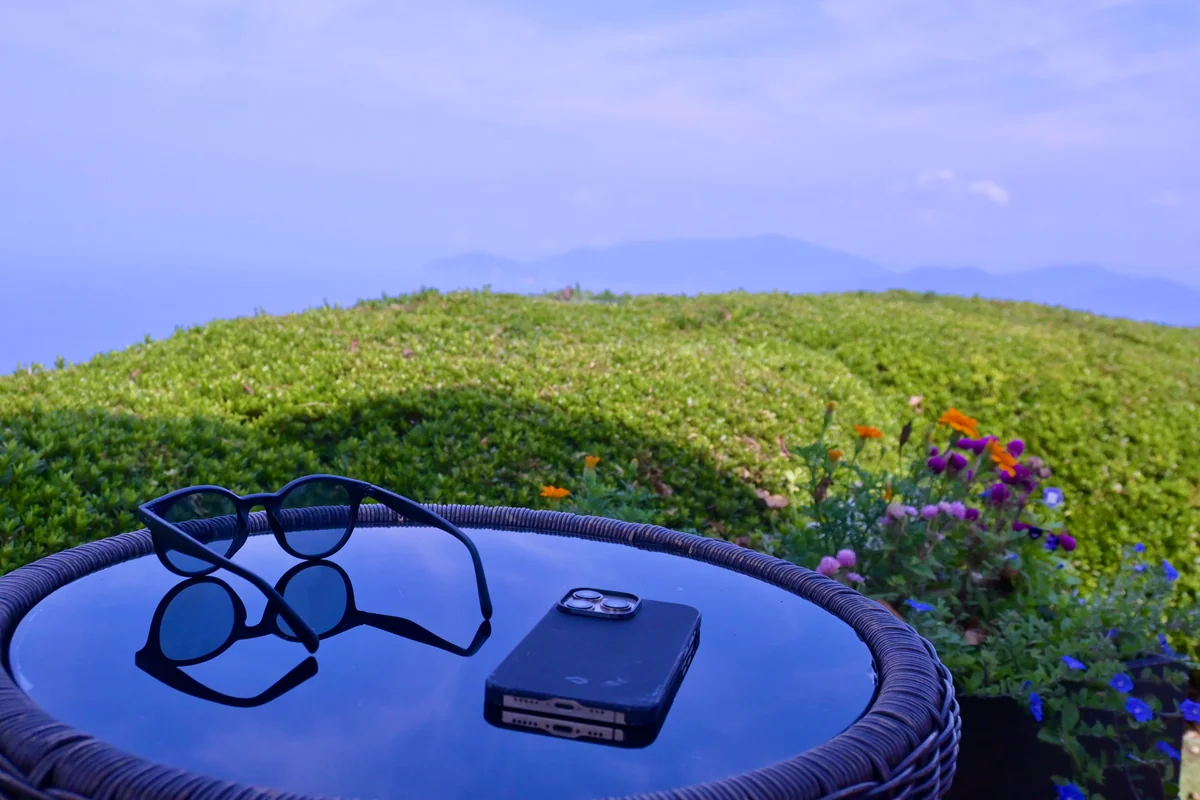 投稿写真：サングラスとIPhoneと、、