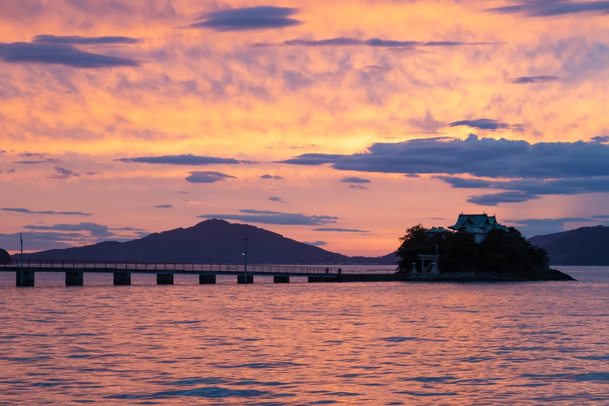 投稿写真：夕焼けと津嶋神社