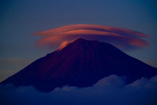 投稿：紅に染まる笠