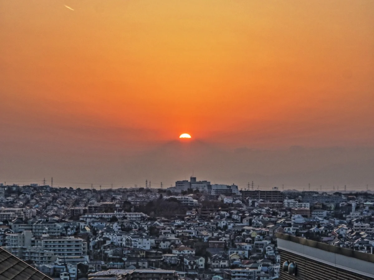 投稿写真：春霞の中のダイヤモンド富士