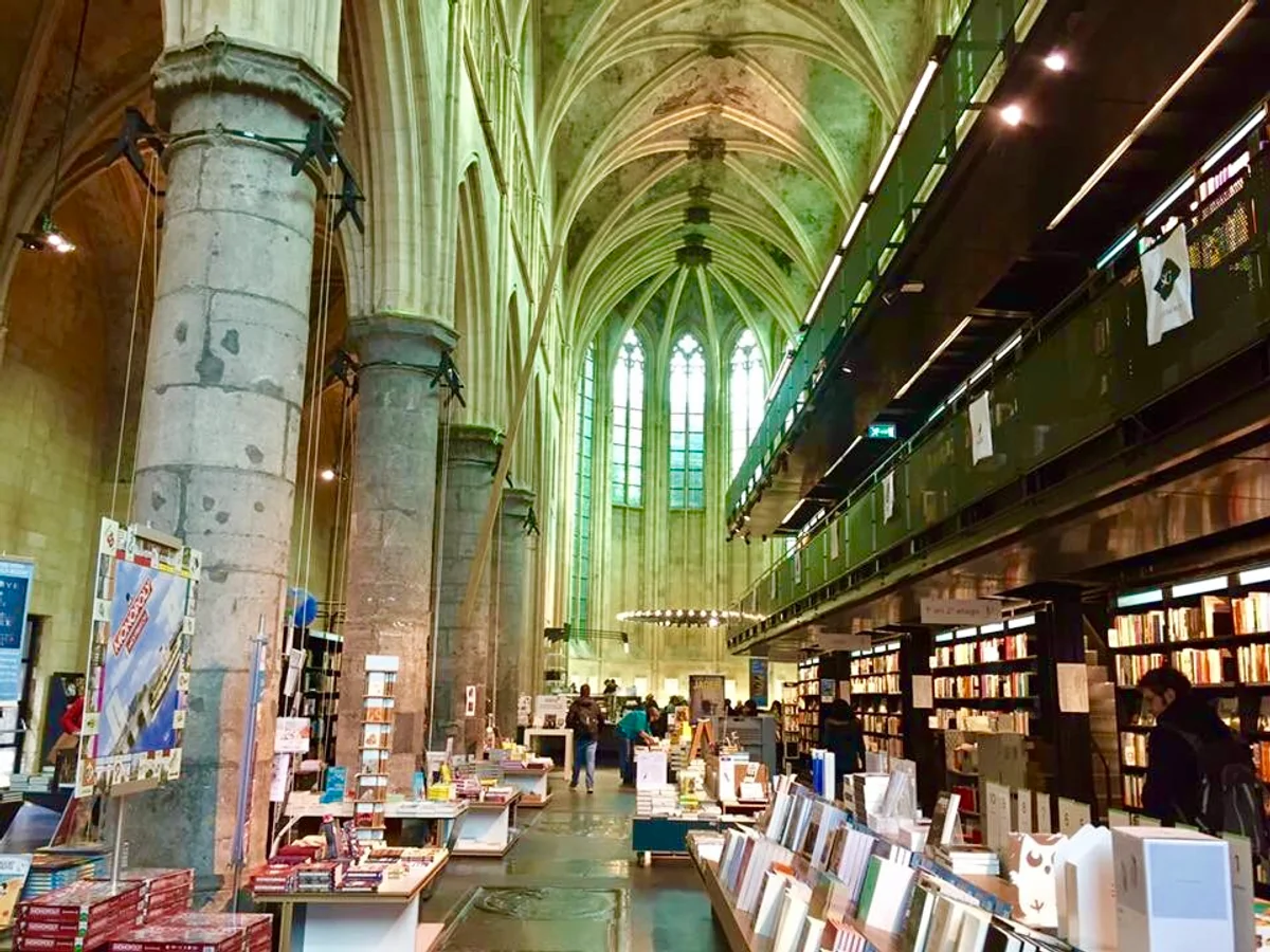 投稿写真：元教会だった図書館