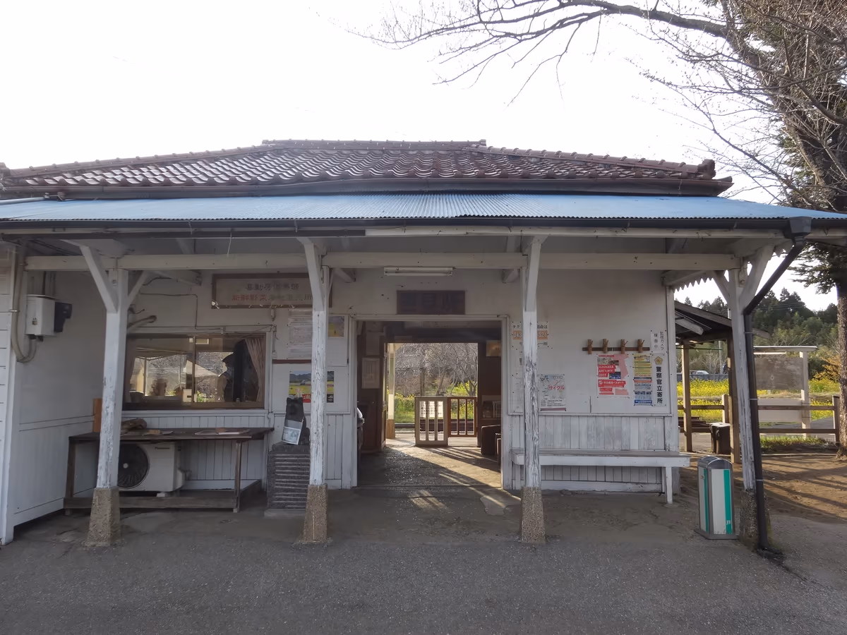 投稿写真：『木造平屋の駅』／里見駅