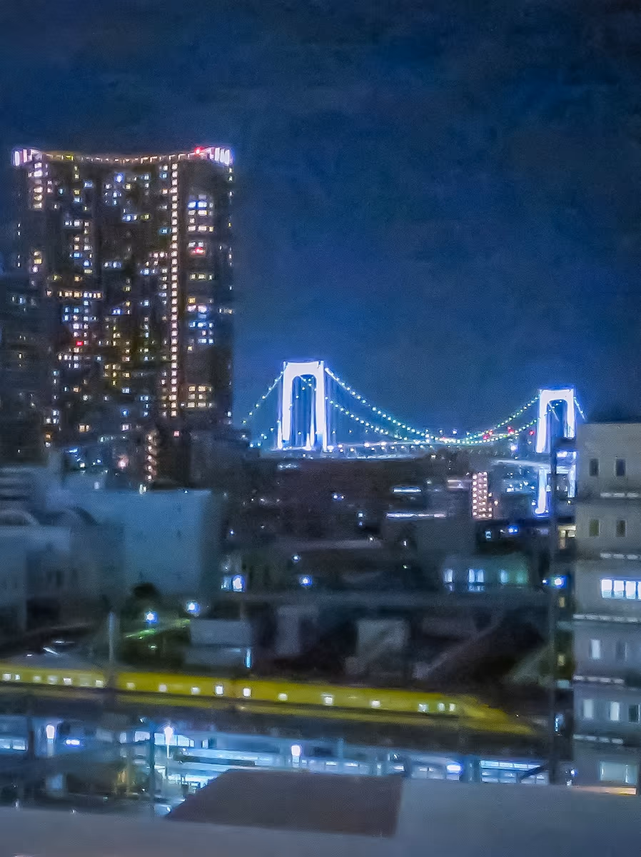 投稿写真：ドクターイエローとレインボーブリッジ