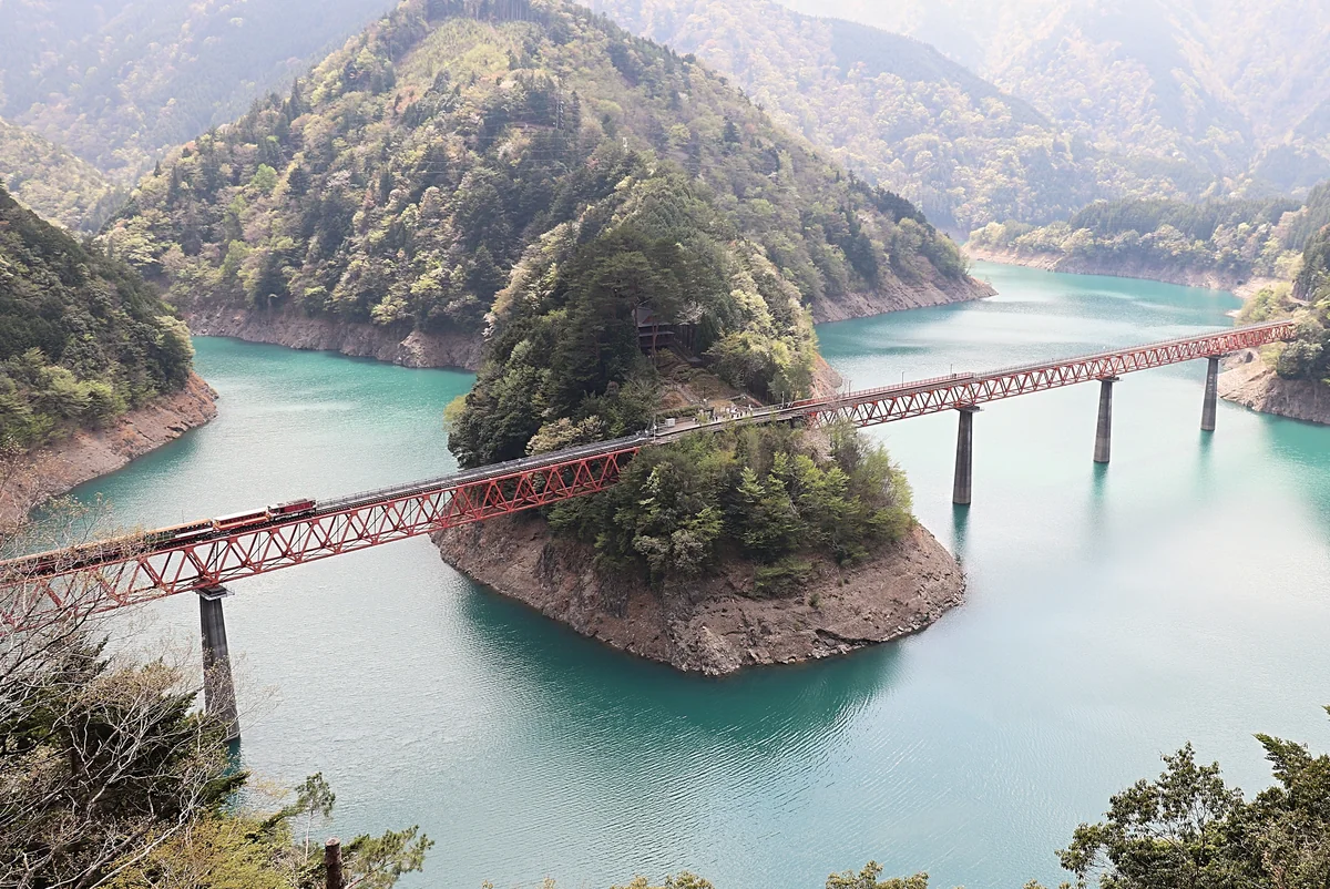 投稿写真：奥大井湖上駅を走る大井川鉄道井川線🚃