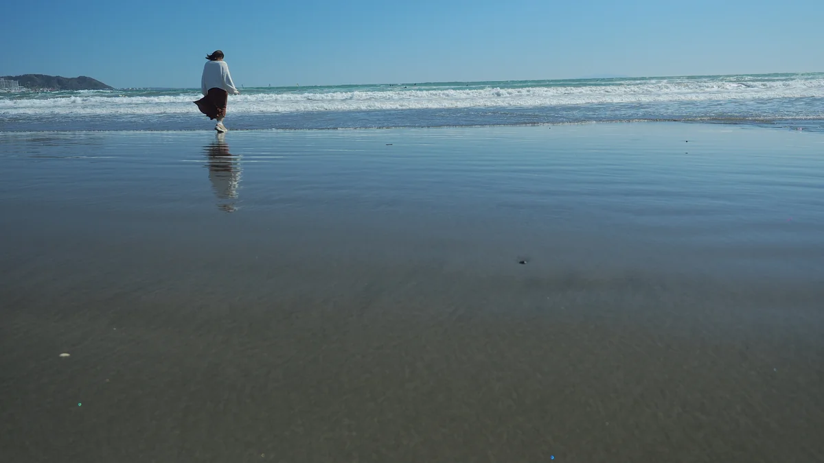 投稿写真：鎌倉　由比ガ浜　春の波濤