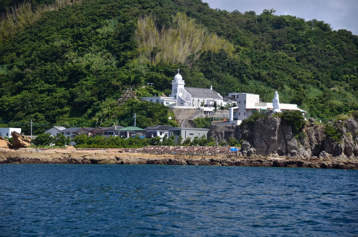 投稿写真：海辺の白い教会
