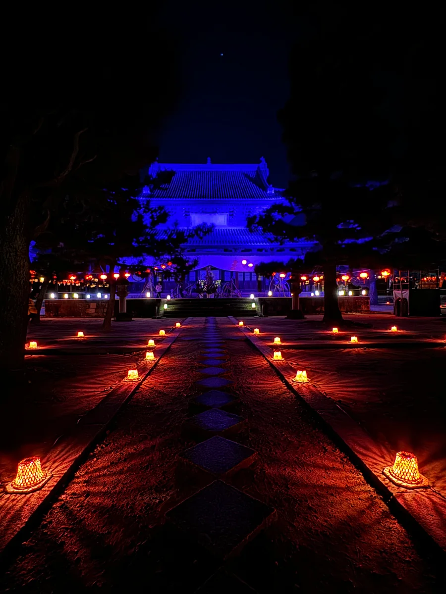 投稿写真：漆黒の闇浮かび上がる国宝を抱く龍 黄檗山萬福寺