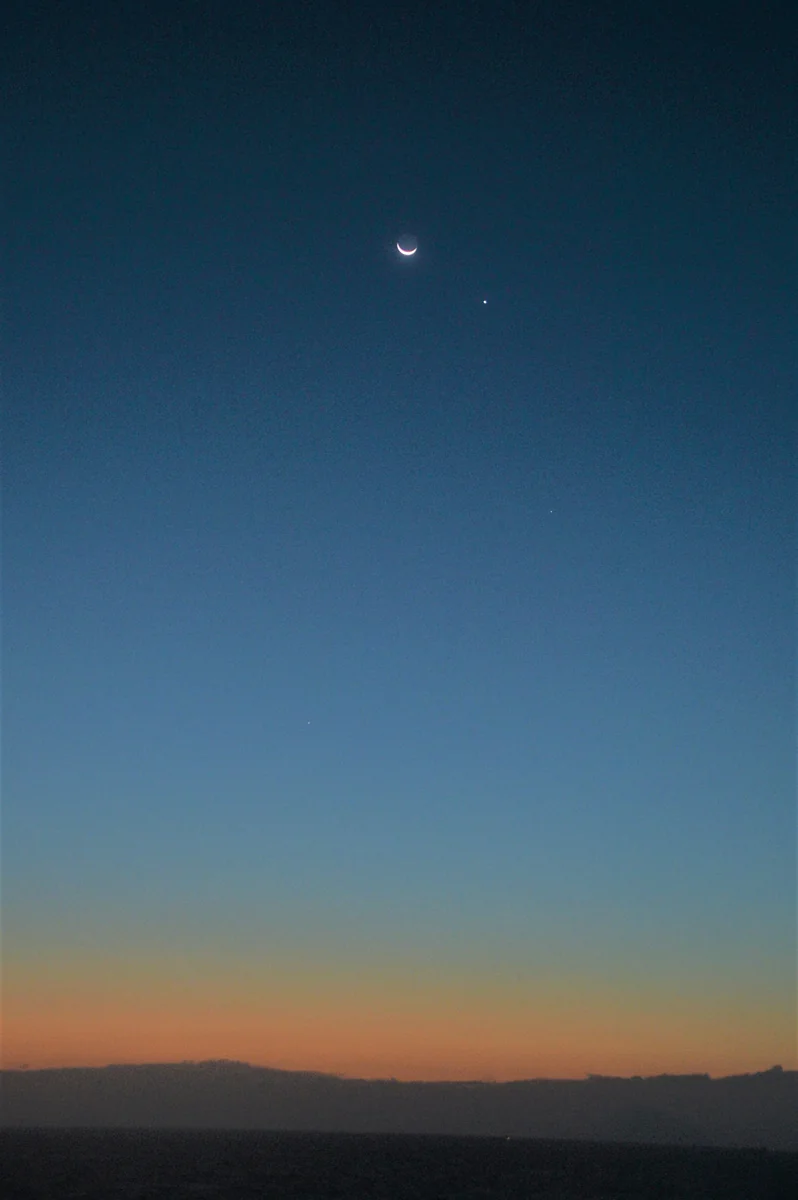 投稿写真：爪木崎から見た三日月