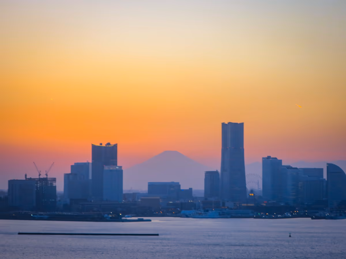 投稿写真：夕富士と飛行機雲