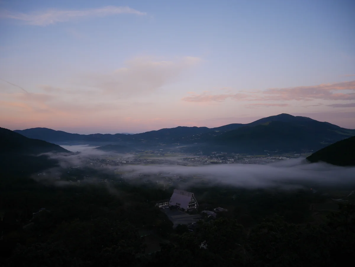 投稿写真：051狭霧台から望む湯布院の朝霧（大分）