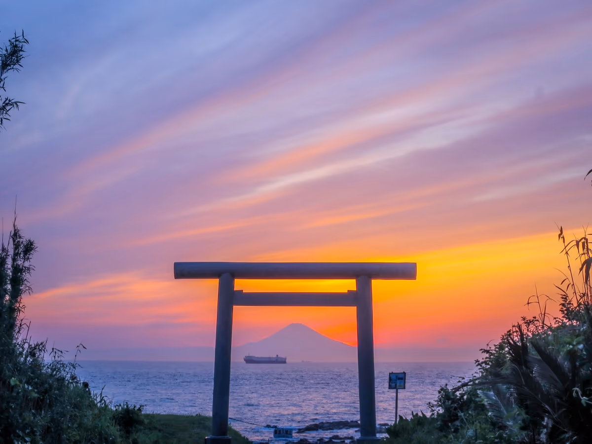 投稿写真：鳥居の中の夕富士