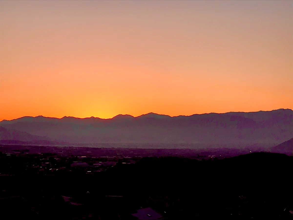 投稿写真：勝沼ぶどう郷駅から見た日没