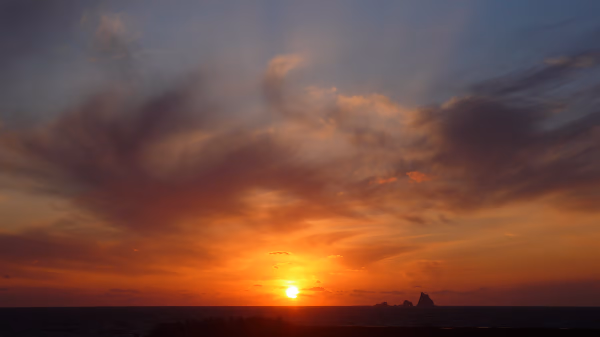 投稿写真：三本岳と夕陽