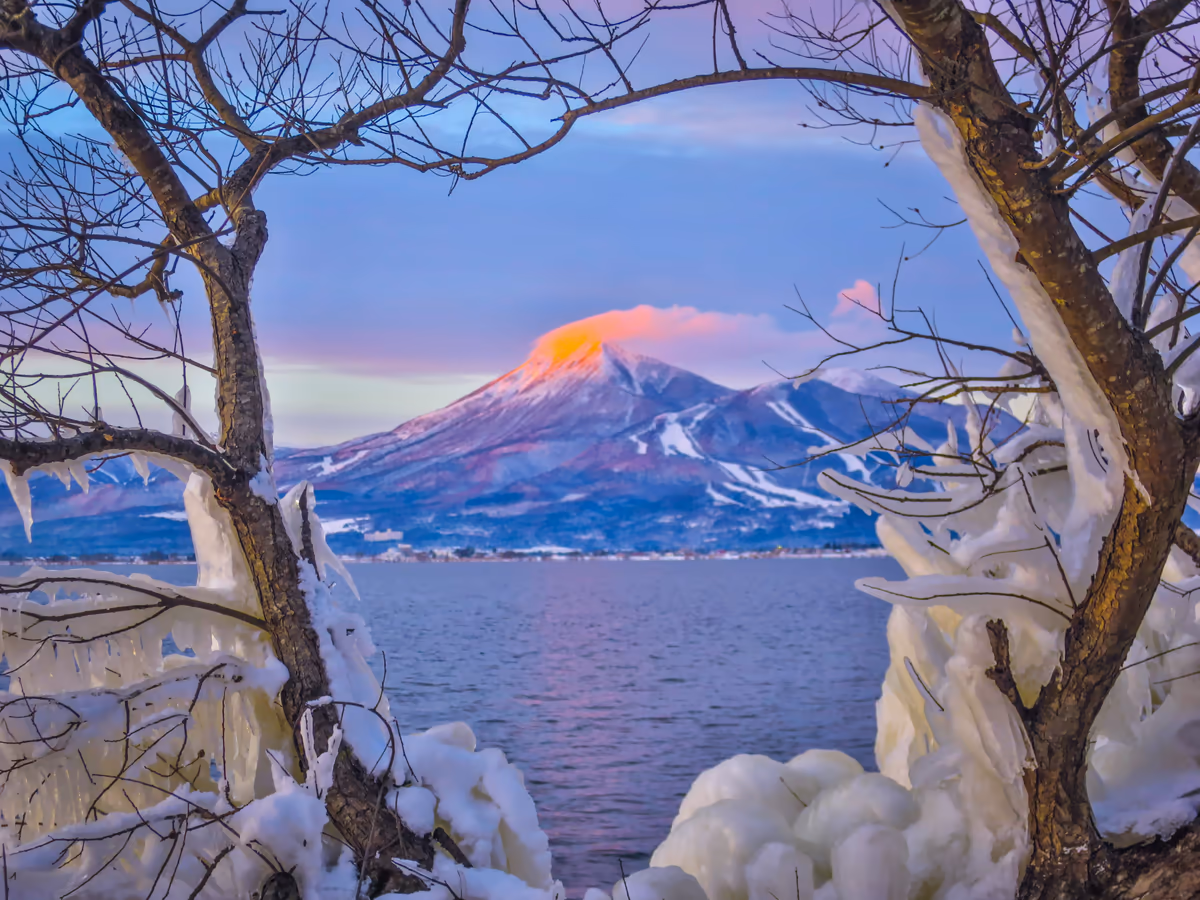 投稿写真：しぶき氷と紅磐梯山