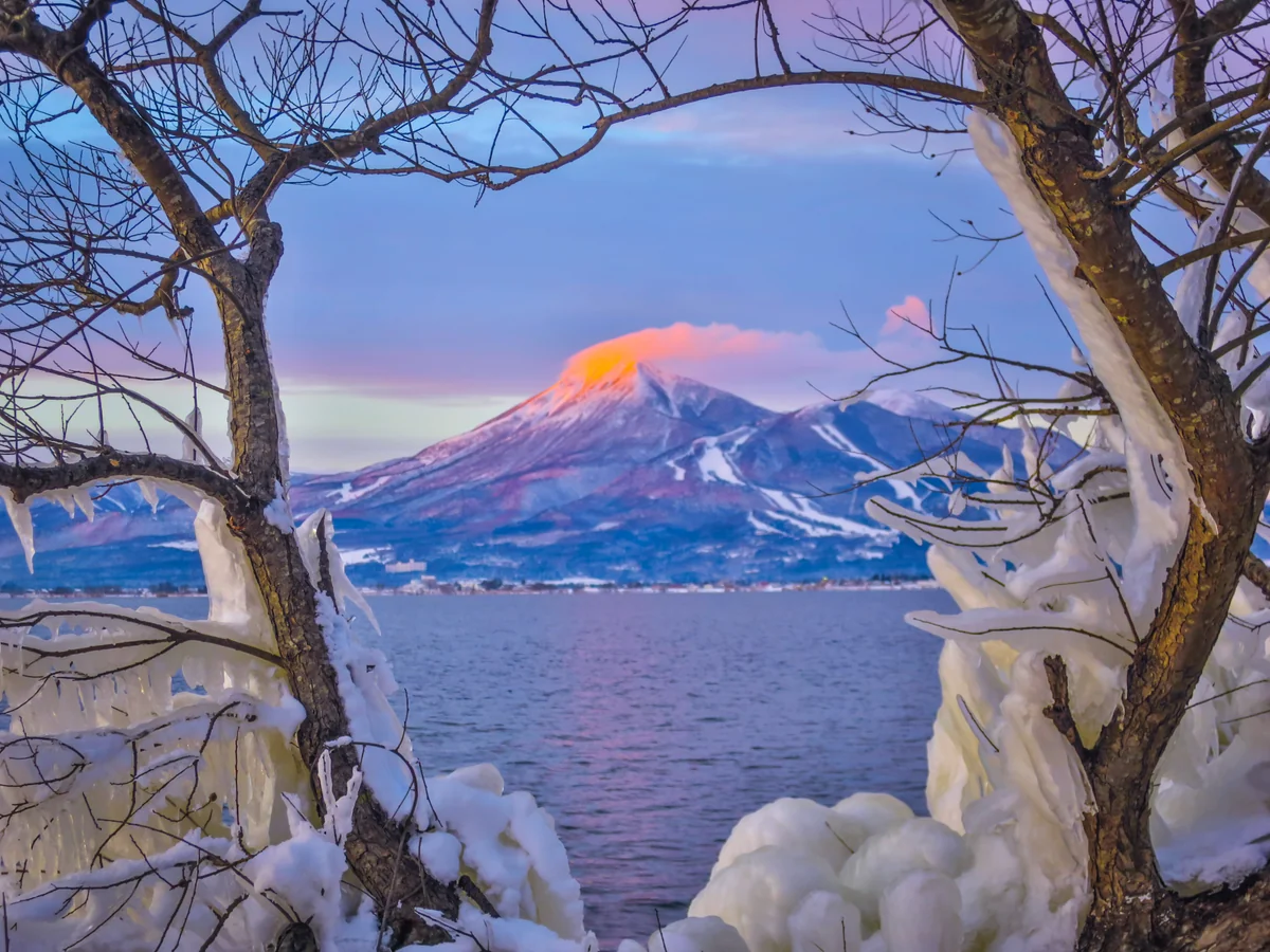 投稿写真：しぶき氷と紅磐梯山
