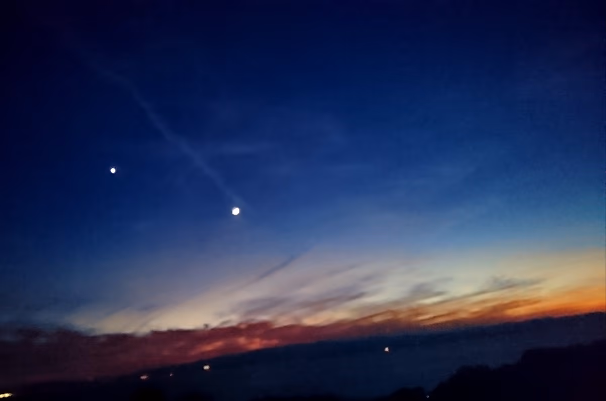 投稿写真：星が見える夕焼け