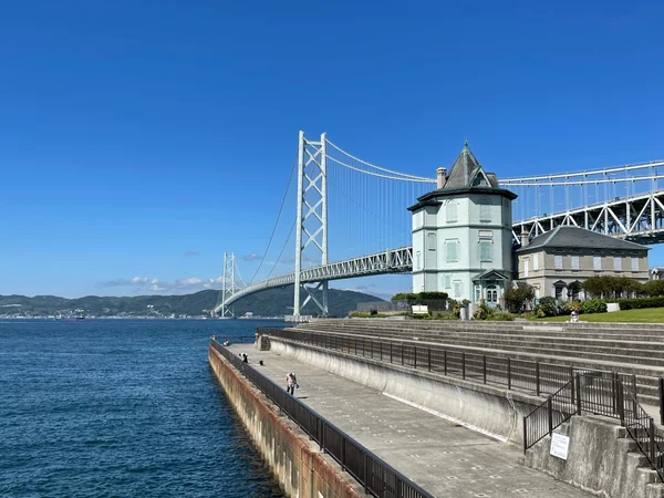 投稿：明石海峡大橋と移情閣