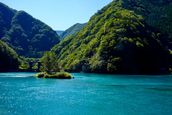 投稿：蒼き水を湛えて