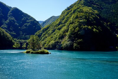投稿：蒼き水を湛えて
