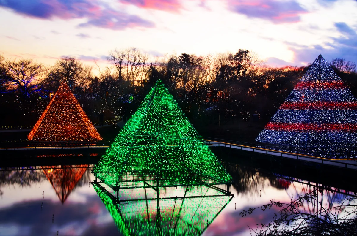 投稿写真：光りのピラミッド