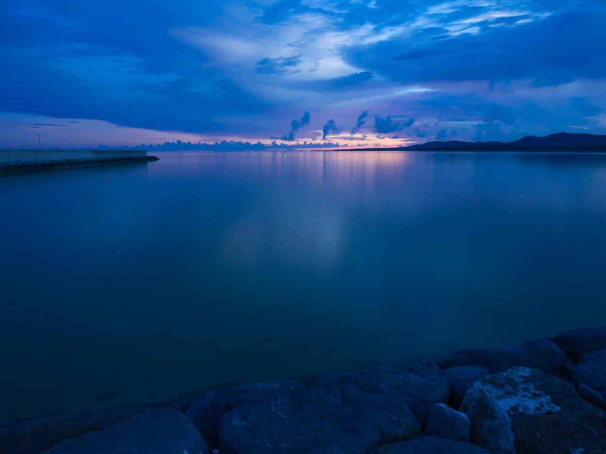 投稿写真：夕焼けと凪の海