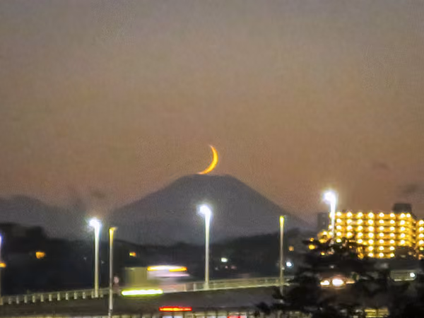 投稿：三日月パール富士